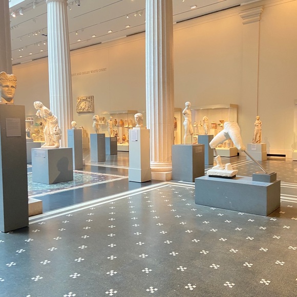 Meet your Posher, Abigail - Picture 1 of 1